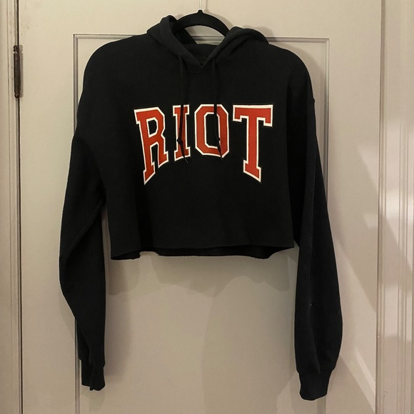 MISSGUIDED Women's Graphic Crop Hoodie in Black/Red│Size Small/Medium - Picture 10 of 17